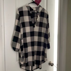 Beautiful flowing checkered tunic